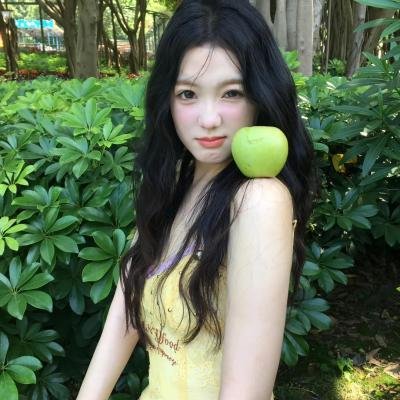 单车上的少女